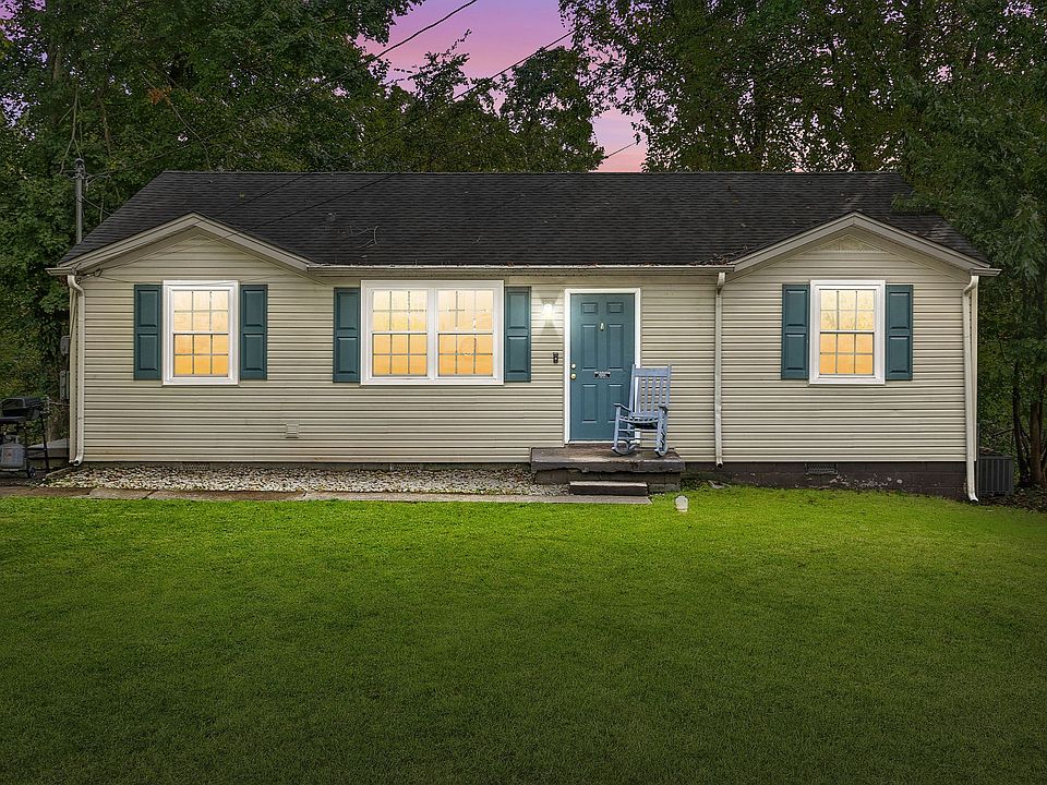 1st image of 210 Creekside Dr
