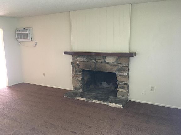 3rd image of 1576 E Canfield Ln APT 1