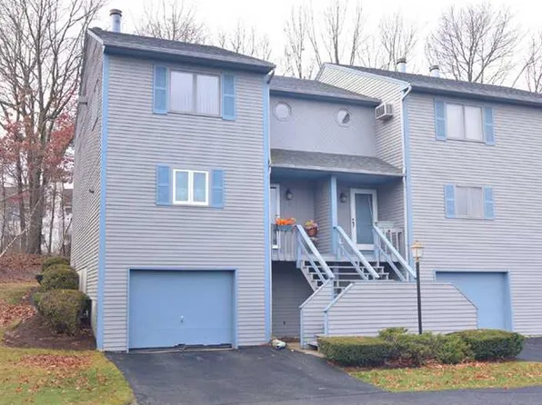 31 Primrose Ln, North Providence, RI 02904