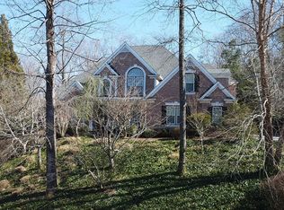 555 Fawn Glen Ct, Roswell, GA 30075