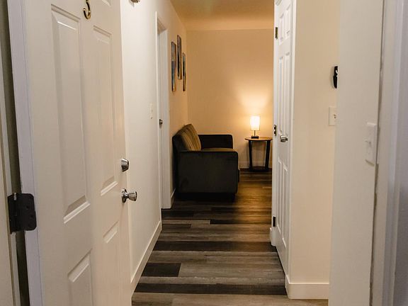 3rd image of 1613 9th St APT 3
