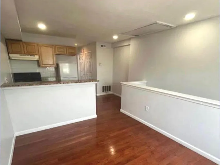 826 Washington Ave — Photo 1
