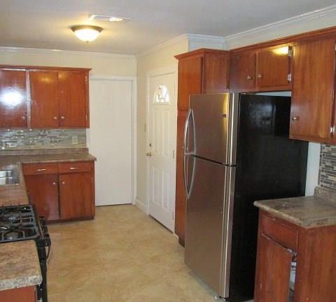 3rd image of 1311 Roy Dr