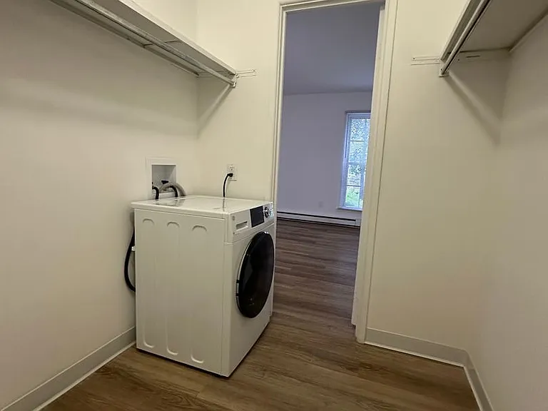 University Park Apartments near Cornell University — Photo 238