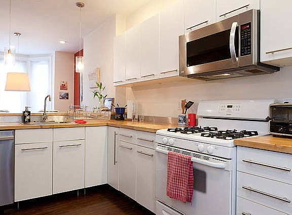 Kitchen w/stnless stl applai