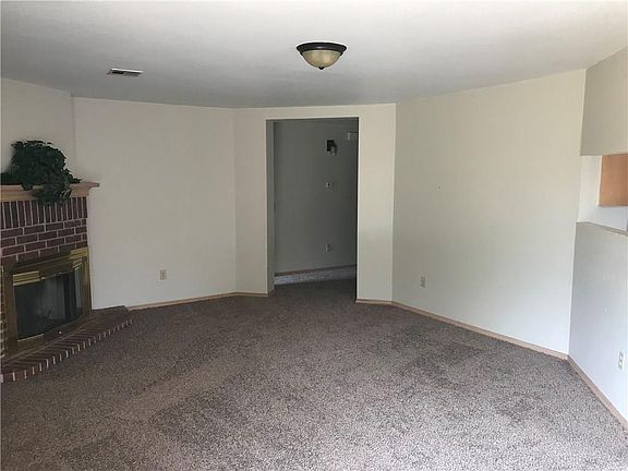 5th image of 2816 Creekview Pl