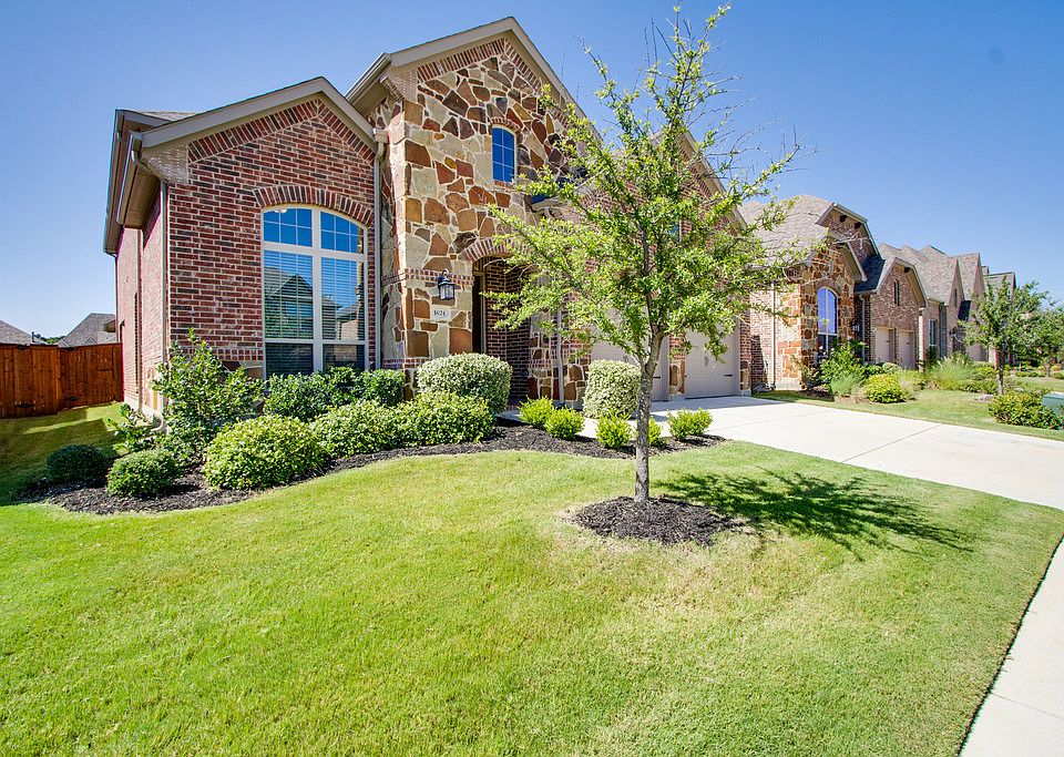 1st image of 1624 Presley Way