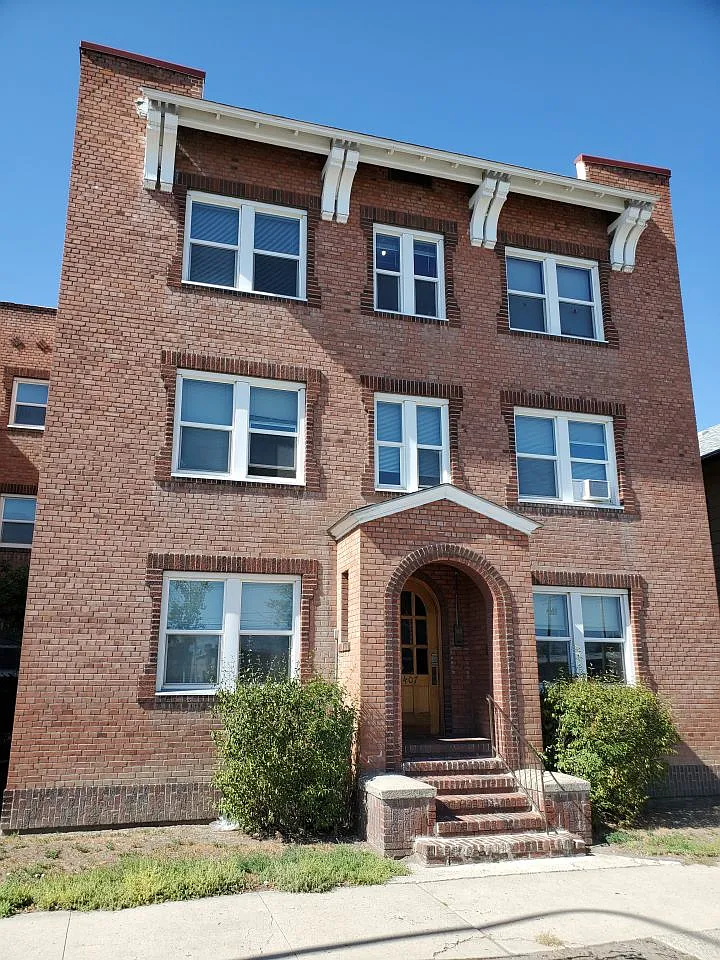 2 bed, 1.0 bath, $995 — Photo 1