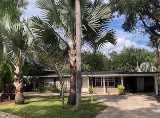 402 Satsuma Dr, Sanford, FL 32771