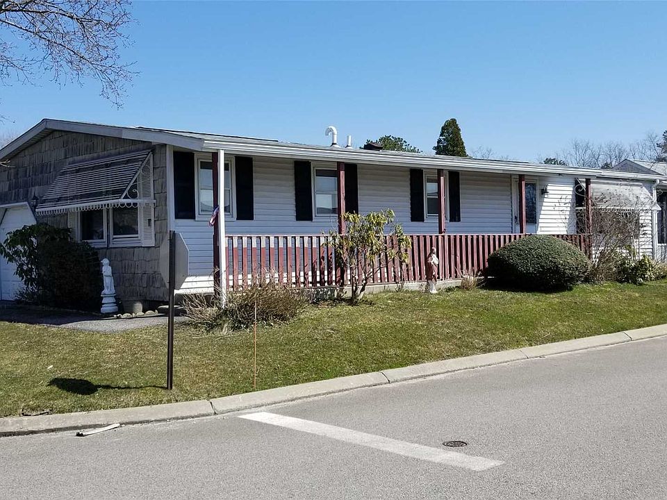1st image of 27 Village Cir S