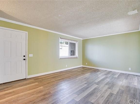 3rd image of 1306 N Elderberry Ave