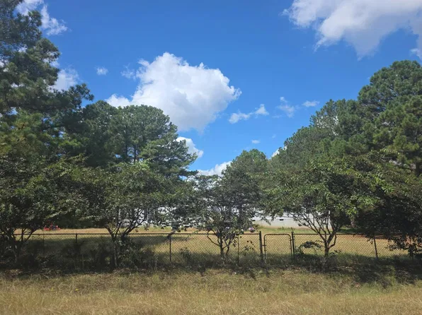112 Edgewater Ct, Byron, GA 31008