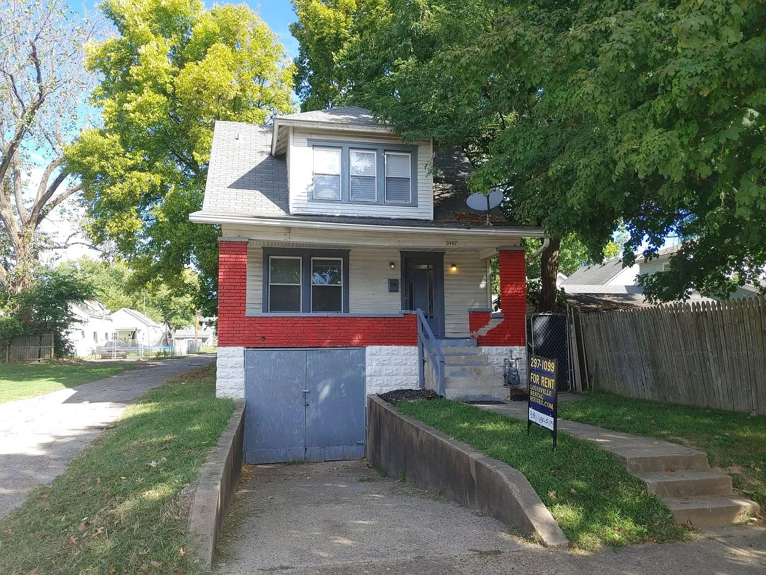 3907 Bank St — Photo 1