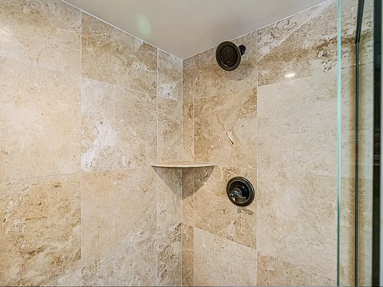 133 E Park Shores Cir #7E — Photo 21