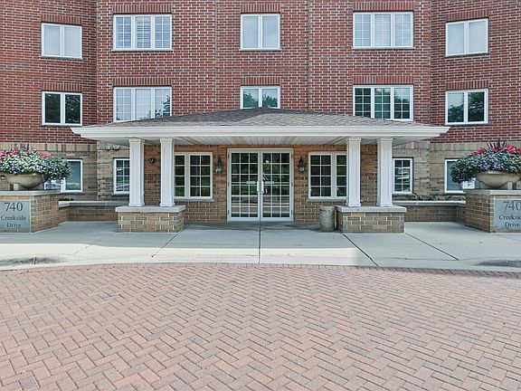 2nd image of 740 Creekside Dr Unit 501