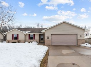 W6329 Lilac Rd, MENASHA, WI 54952