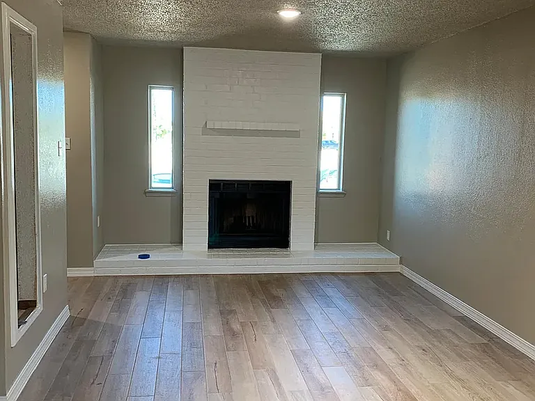 2412 Lake Michigan Dr — Photo 7