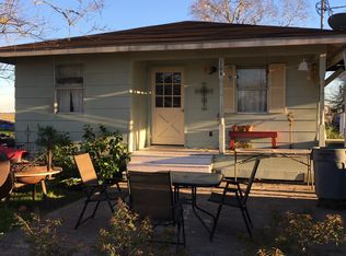 30 1st St E, Markham, TX 77456