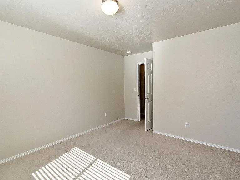 2525 N Blueblossom Dr — Photo 20