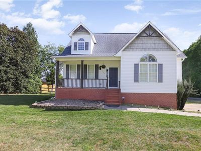 100 Woodstaff Rd, Kernersville, NC, 27284