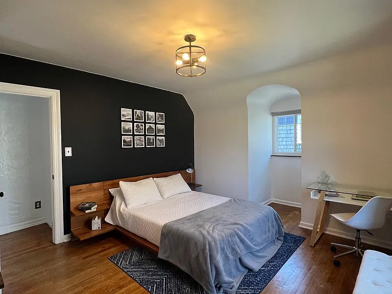 426 Telford Ave — Photo 10