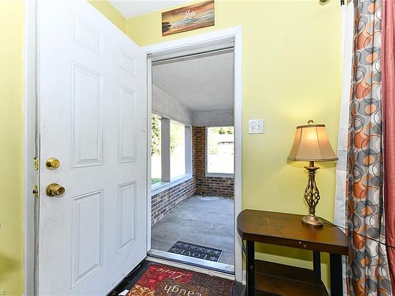 5th image of 721 Savannah St