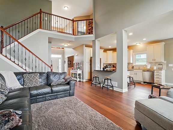 4th image of 10275 Tuscany Dr