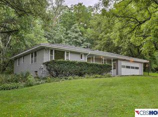 9608 Calhoun Rd, Omaha, NE 68112