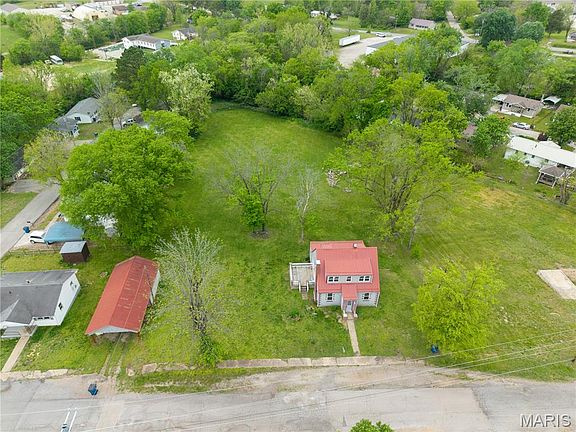 2nd image of 605 3rd St
