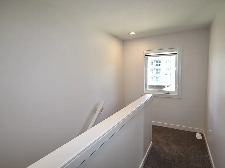 1082086Ave - 12_08232020