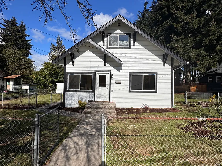 321 W Summa St — Photo 1