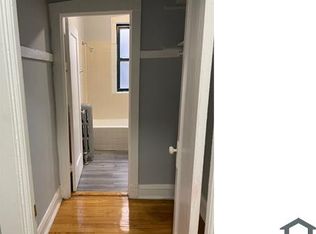 7207 S Constance Ave APT 1A, Chicago, IL 60649