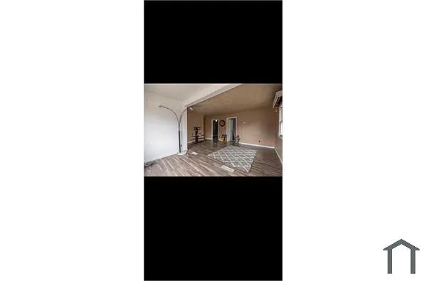 Building Photo - 721 Vista Ter