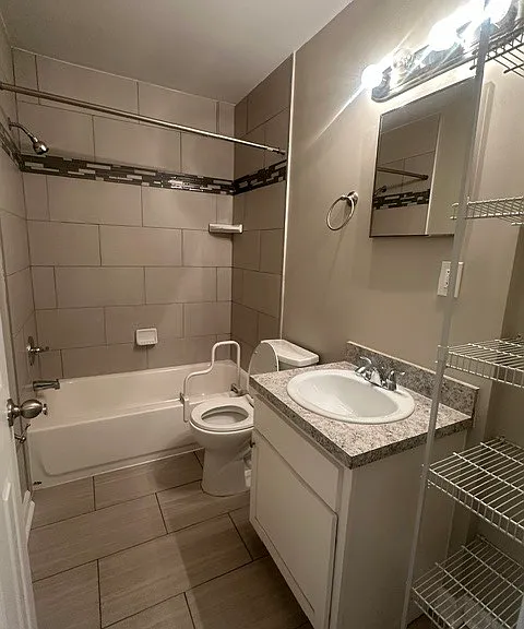 8032 Lexington Dr — Photo 16