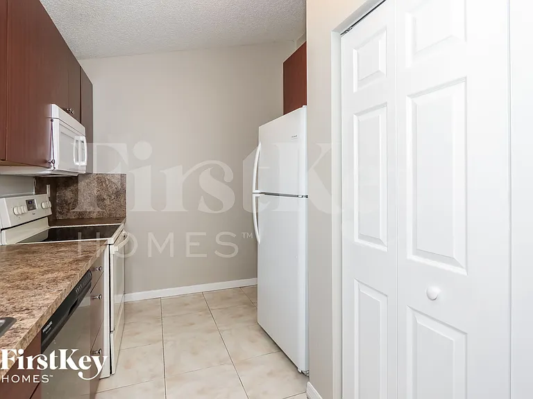 3410 NW 203rd St — Photo 6