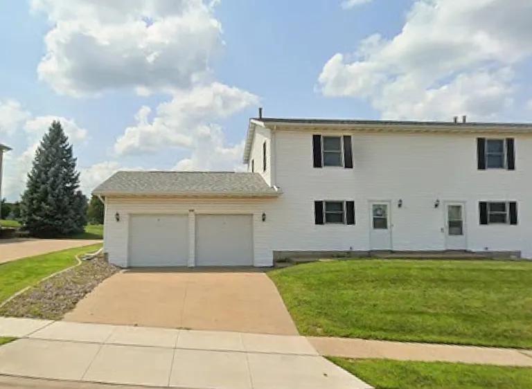 2215 Sunnyslope Dr #1 — Photo 1