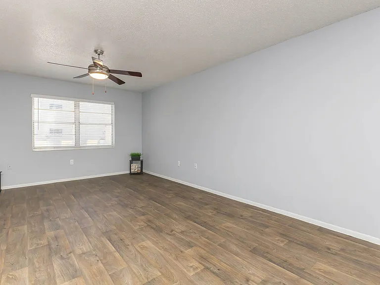 Park House Apartments — Photo 18