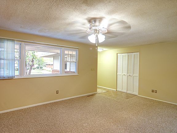 4th image of 7075 Claybeck Dr