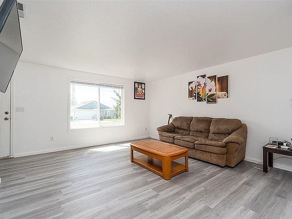 3rd image of 9515 Shetland Dr