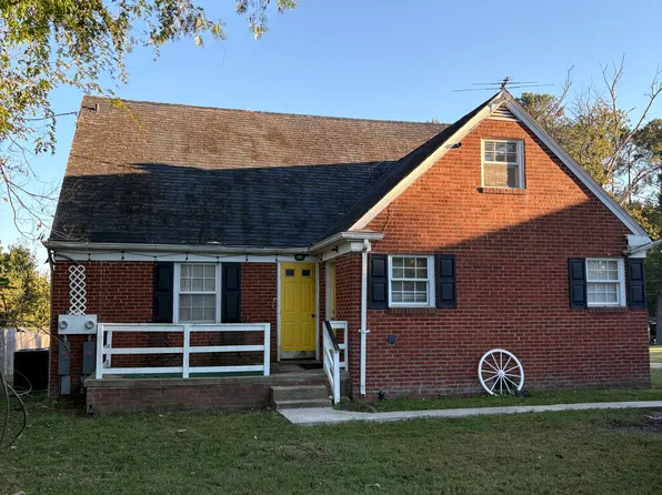 25324 Cox Rd, Petersburg, VA 23803