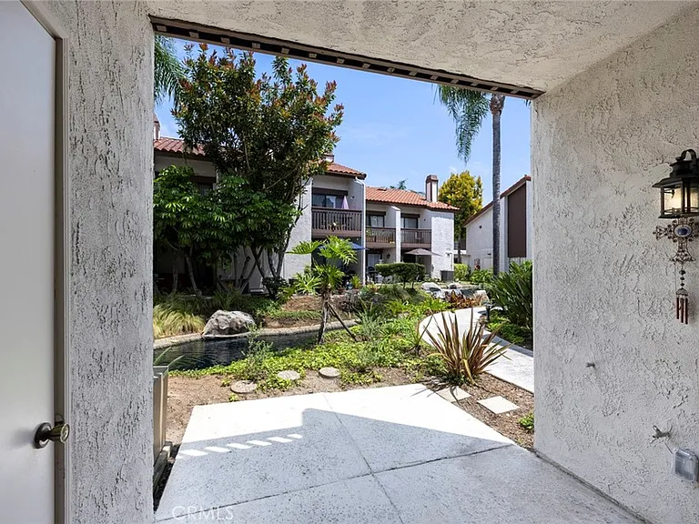 319 Molokai Dr — Photo 17