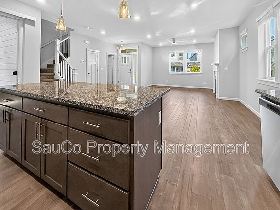 4th image of 3909 SE Zircon Ln