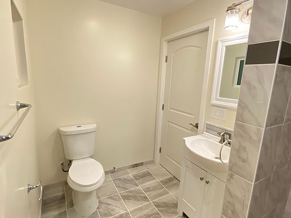 2nd image of 6615 Blewett Ave