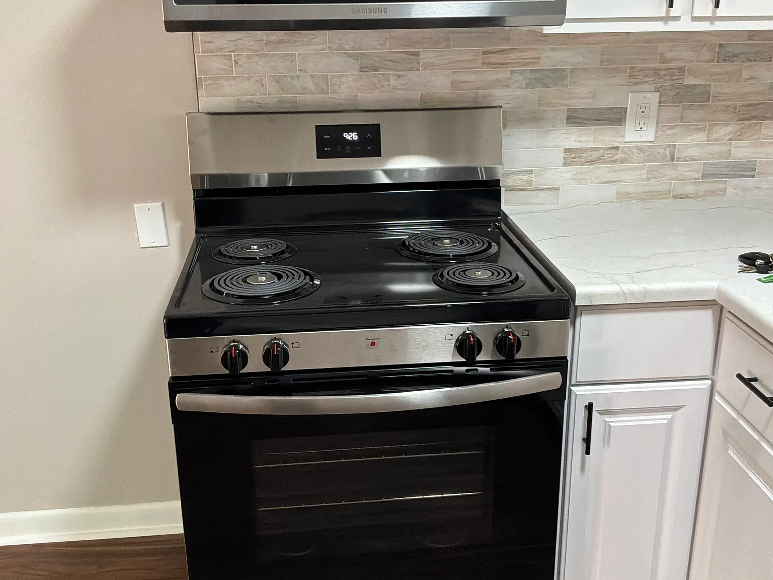 1 bed, 425 sqft, $935 — Photo 2