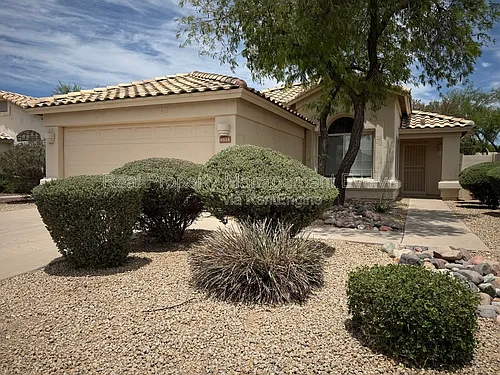 6814 W Louise Dr Photo 1
