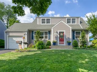 616 Madison Hill Rd, Clark, NJ 07066