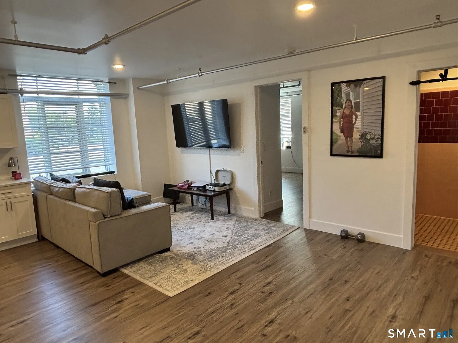 1 bed, 1.0 bath, 700 sqft, $1,400 — Photo 2