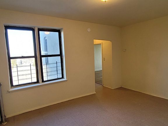 5th image of 3204 Holland Ave APT 5B