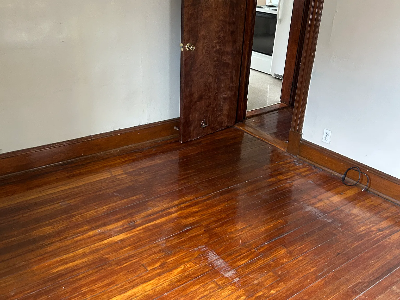 2 bed, 1250 sqft, $2,100 — Photo 2
