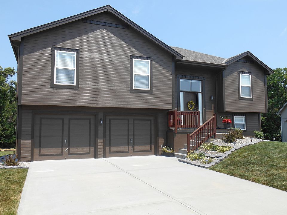 Exterior painted 2012